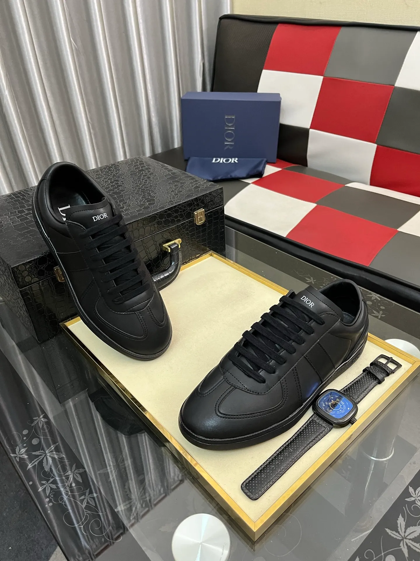 Men's shoes 💰380⌚️⌚️ 【Dior*DIAO】original quality.~ Unique modern style sneakers. 🏃A must-have casual shoe for trendy men😍😍 Original brand imported from Italy, imported original leather, sheep lining (refuses to discolor and grind feet) Sole: Original sole provided by the original factory, French lazy style design ⚠️Fit to the feet, original quality, super comfortable original sole. Code number: 38-442️⃣Colors available